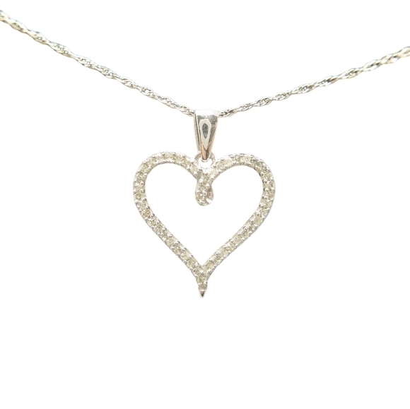 10kt White Gold Diamond Heart Pendant with 10kt White Gold Chain Necklace 1.58g - Picture 1 of 11